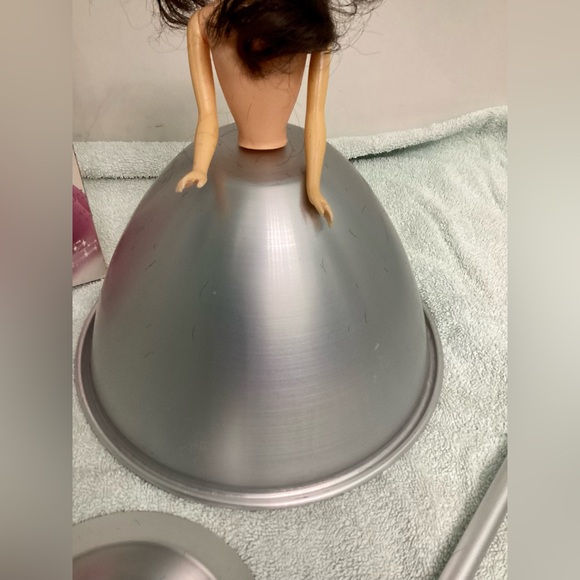 Classic Wonder Doll Cake Mold - Picture 13 of 16